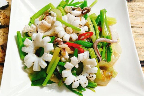 Mực xào hành tỏi
