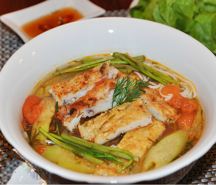 Bún chả mực Hạ Long