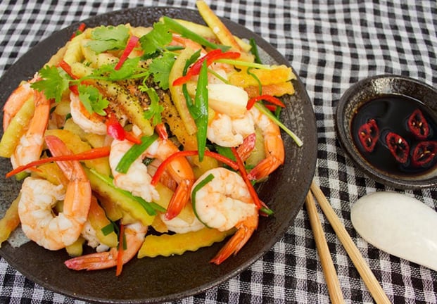 Tôm bóc vỏ xào thơm