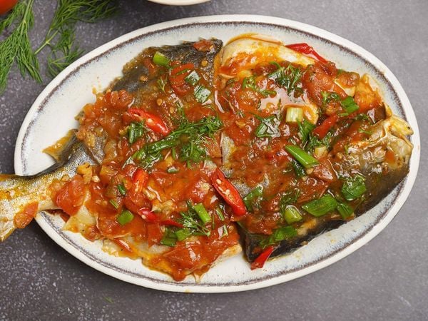 Cách làm cá chim biển sốt cà chua