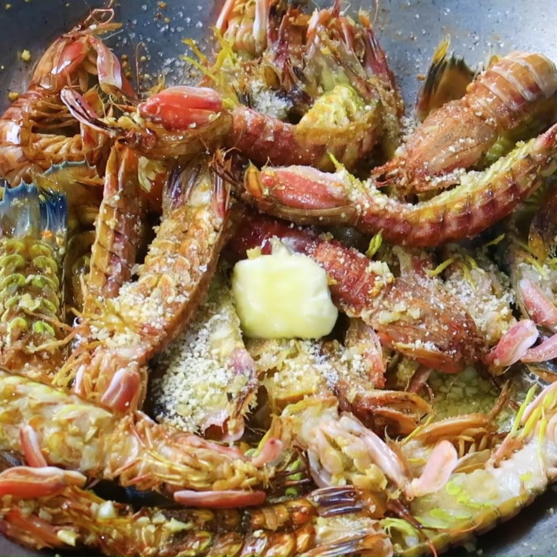 Cách Làm Tôm Tít Xào Bơ Tỏi Ngon Đậm Vị