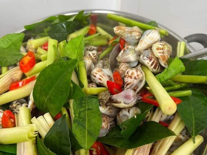 Luộc sơ ốc nhảy 