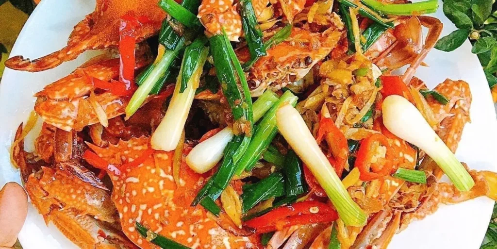 Cách làm món thịt ghẹ xào hành gừng