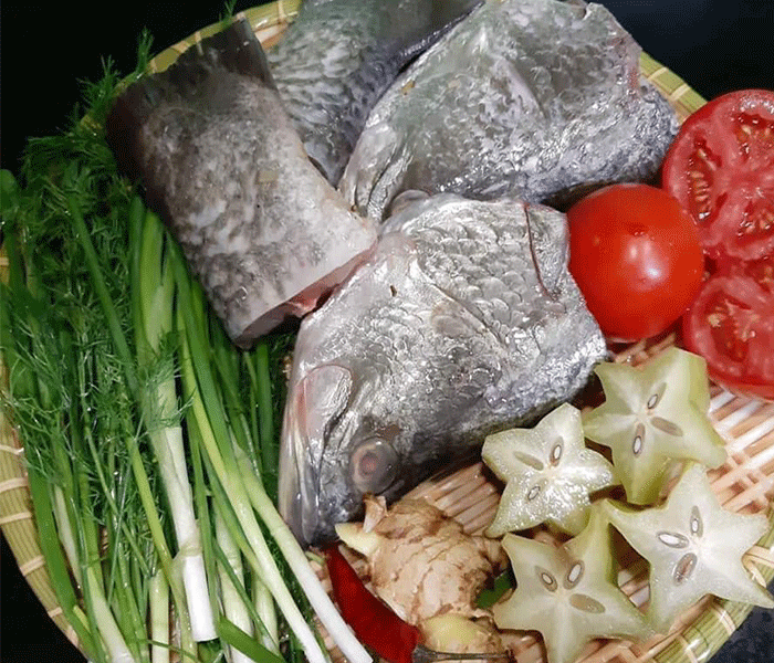 Sơ chế nguyên liệu để nấu lẩu