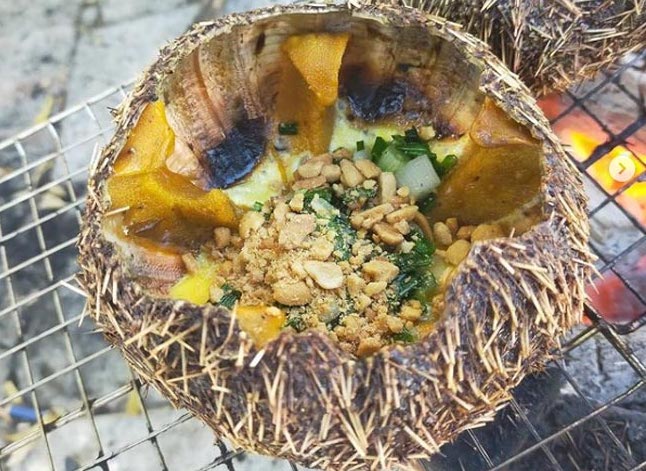 Nhum biển nướng mỡ hành